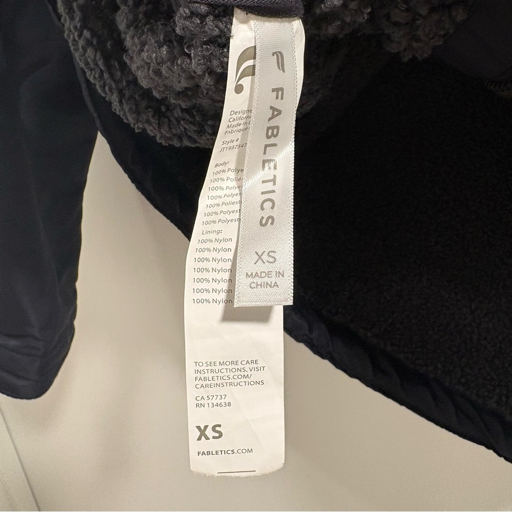 Fabletics reversible insulated back jacket - image 5